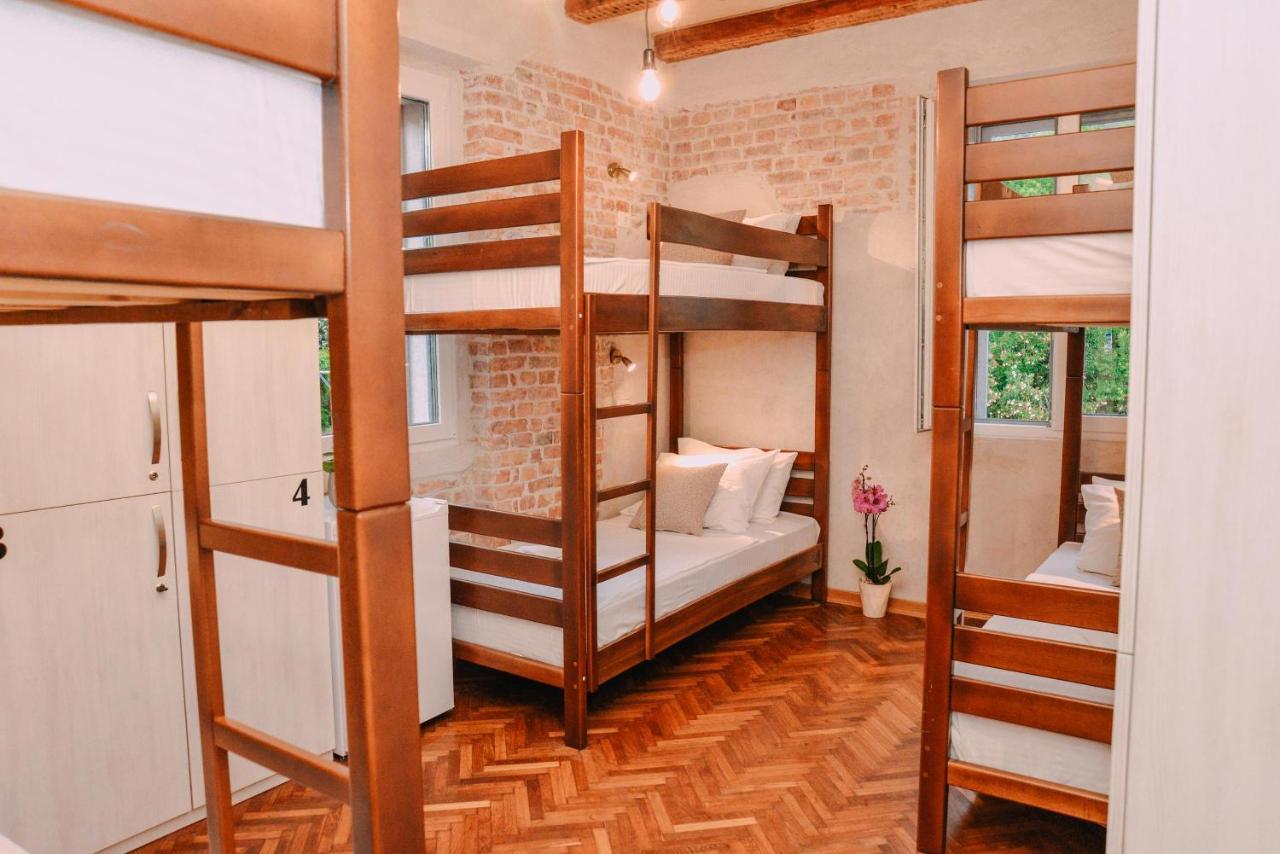 Guesthouse STEP Kotor Extérieur photo