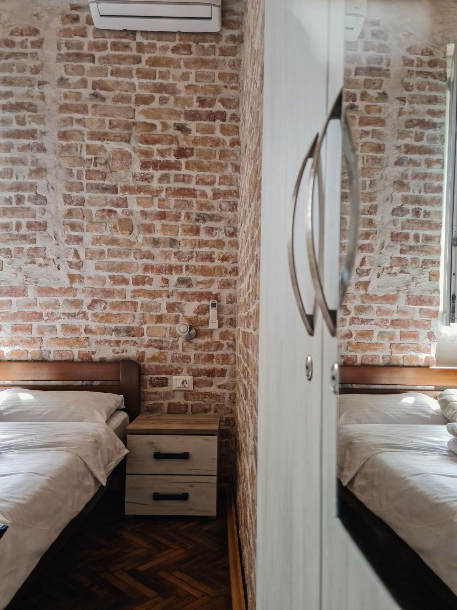 Guesthouse STEP Kotor Extérieur photo
