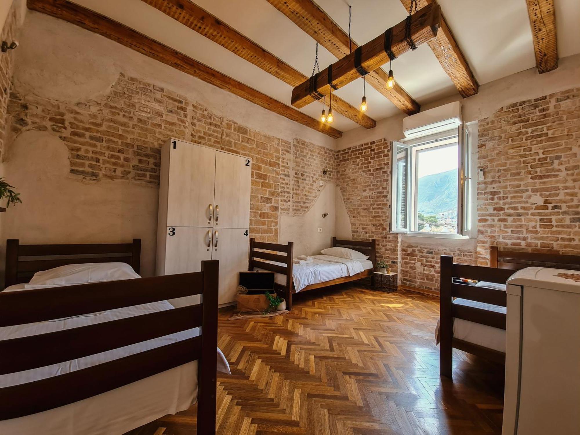Guesthouse STEP Kotor Extérieur photo