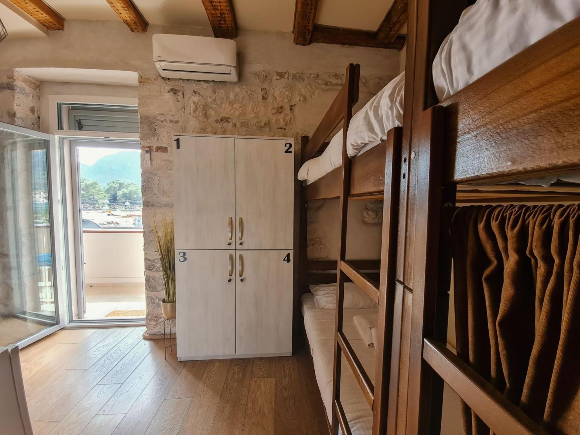 Guesthouse STEP Kotor Extérieur photo