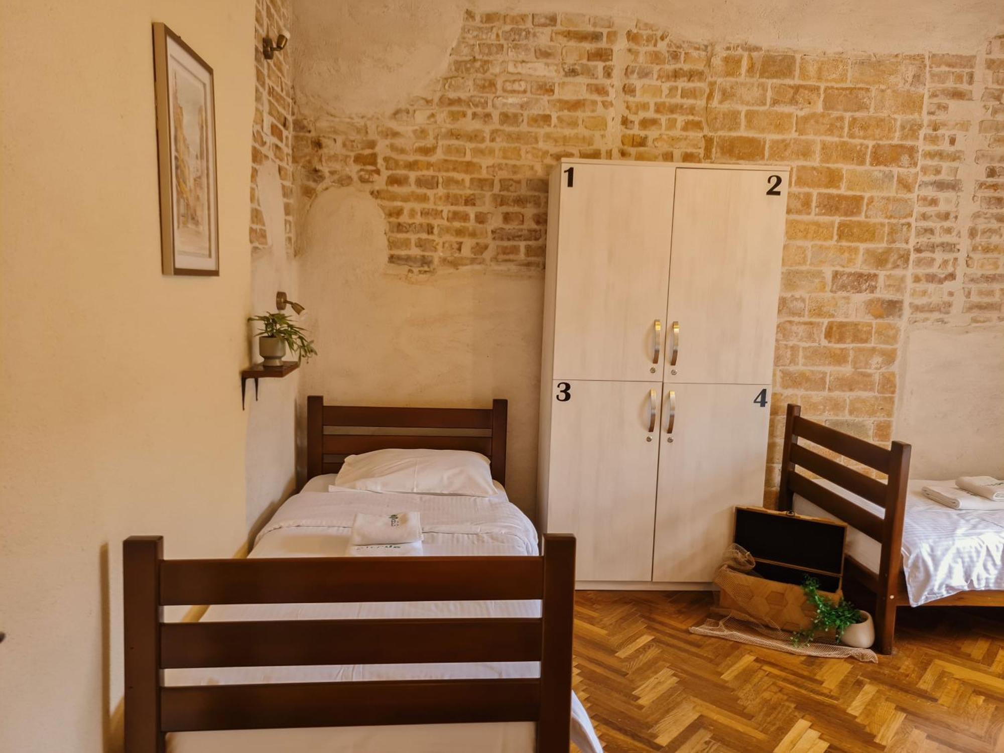 Guesthouse STEP Kotor Extérieur photo