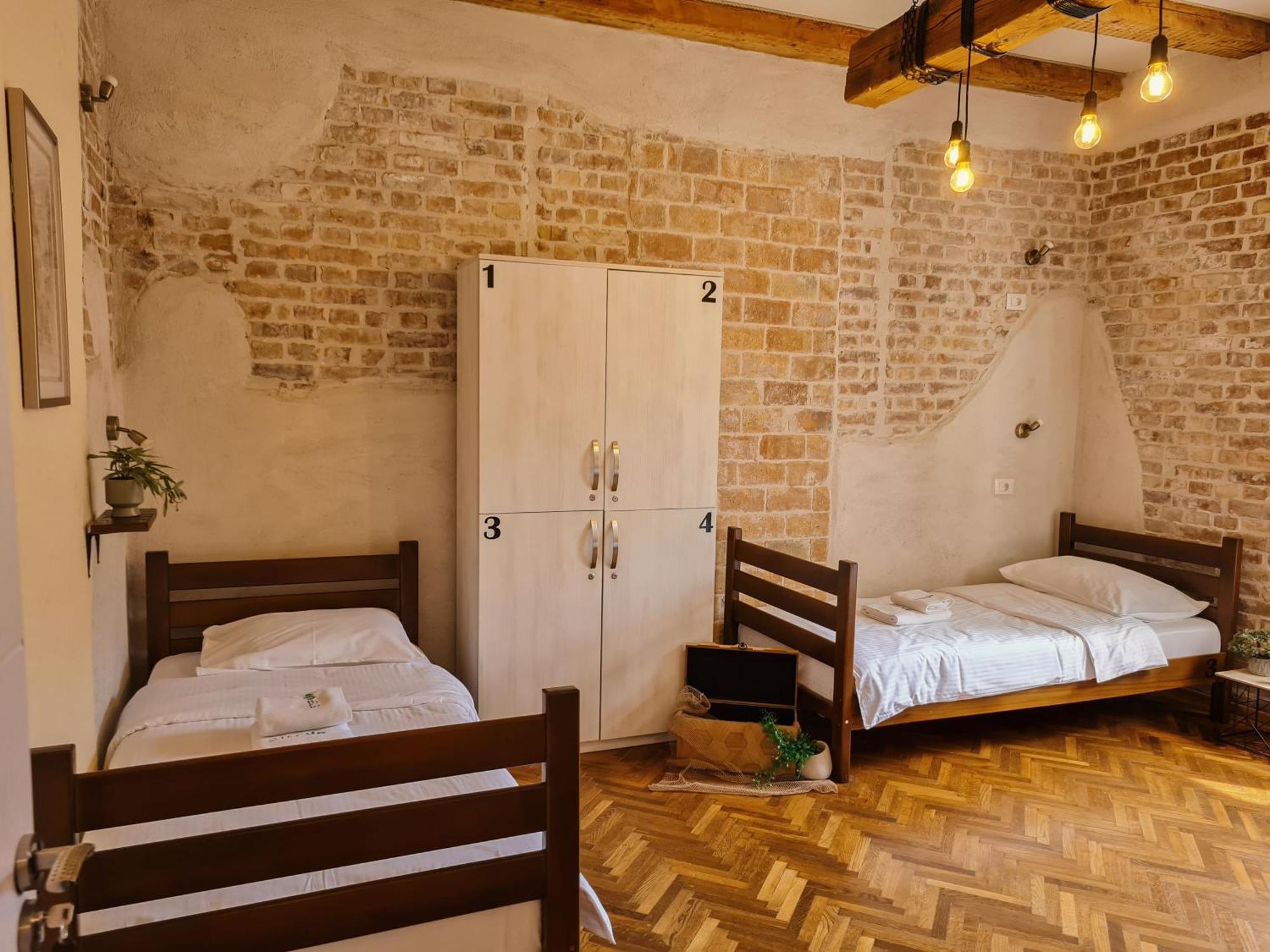 Guesthouse STEP Kotor Extérieur photo